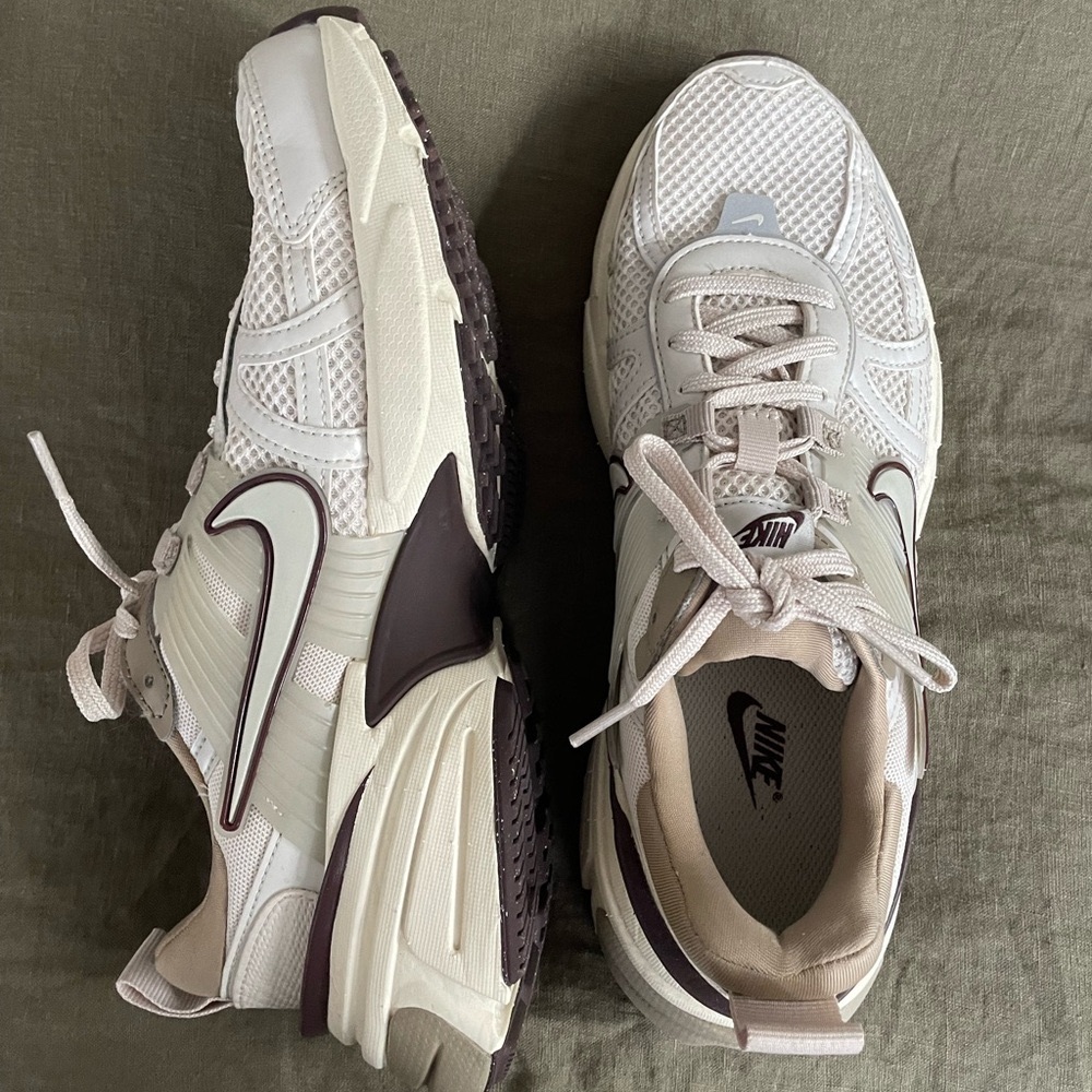 Nike V2K Run Light sneakers in beautiful Ivory color size 8